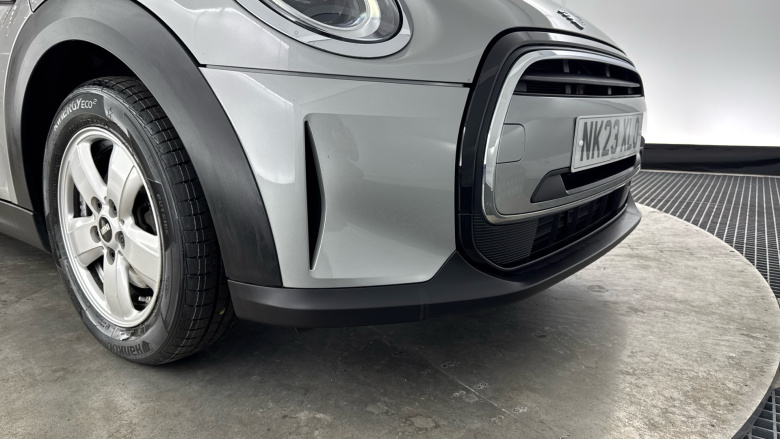 MINI Hatchback 1.5 Cooper Classic Premium 5dr Petrol Hatchback